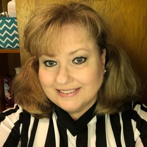 Meet your Posher, Dana